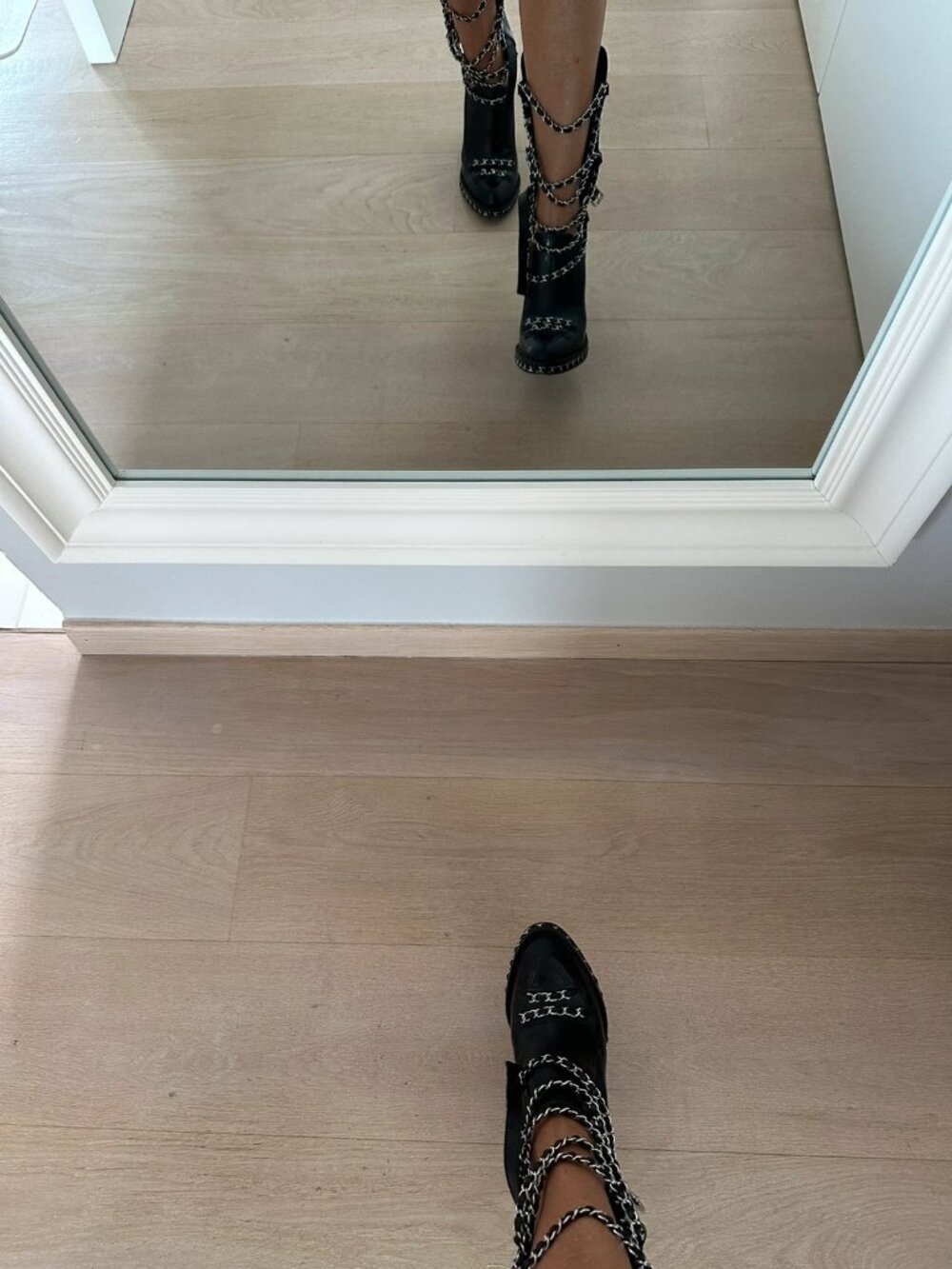 Chanel Chain Boot, Rare Model - Picture 4 of 4